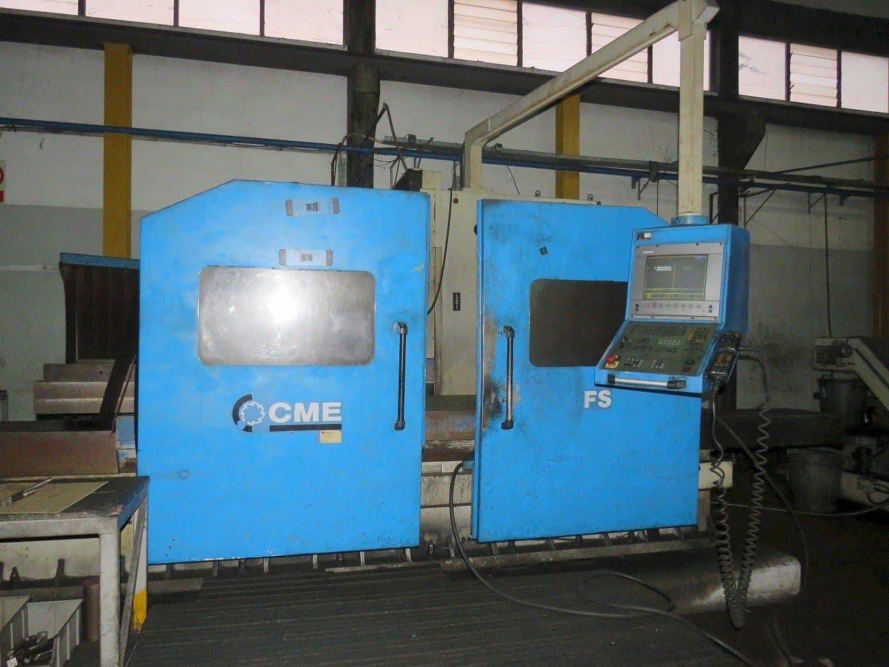 Prikaz  stroja CME FS2  sprijeda
