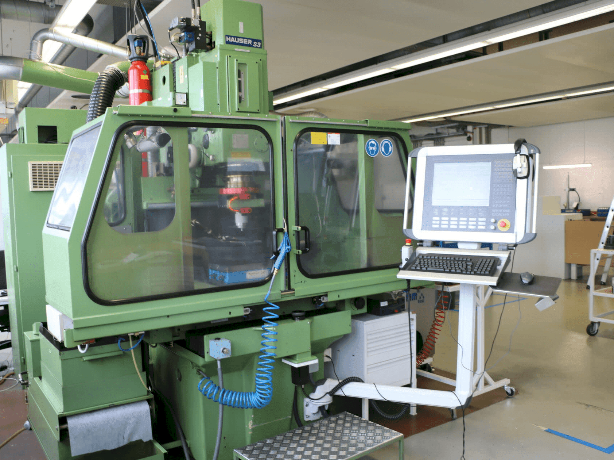 Prikaz  stroja HAUSER S3  sprijeda