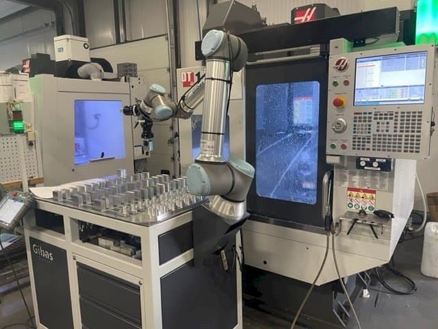 Prikaz  stroja HAAS DT-1  sprijeda
