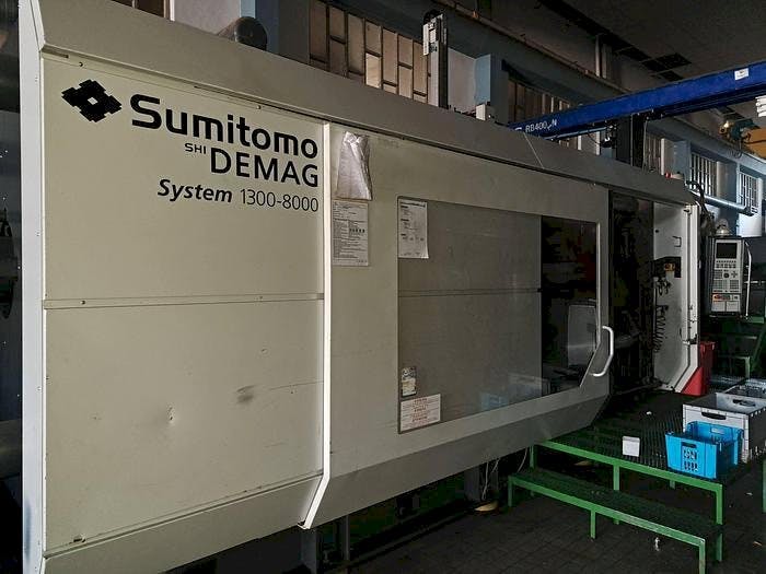 Prikaz  stroja Sumitomo Demag 1300-8000  sprijeda