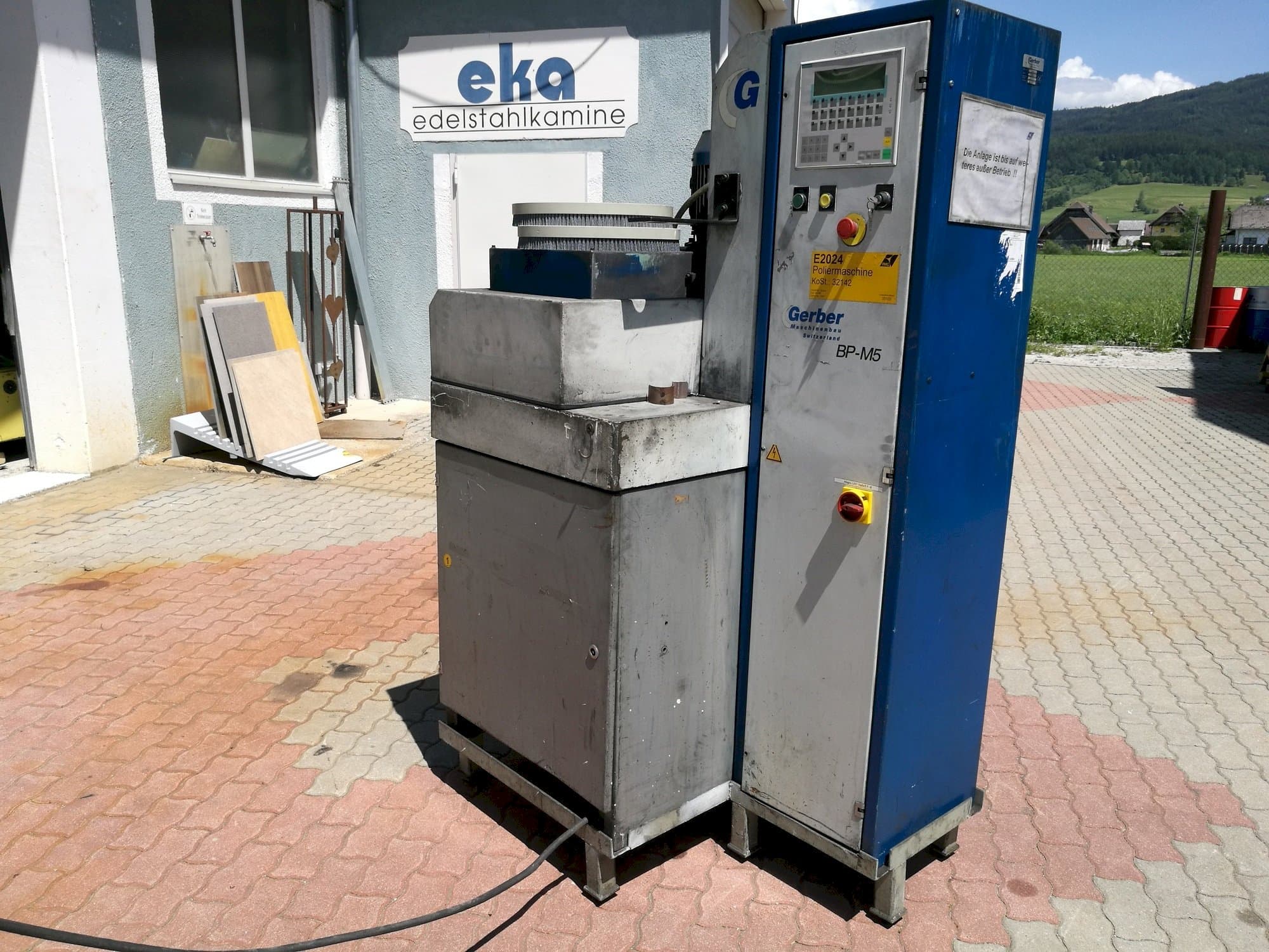 Prikaz stroja Gerber BP-M5 sprijeda