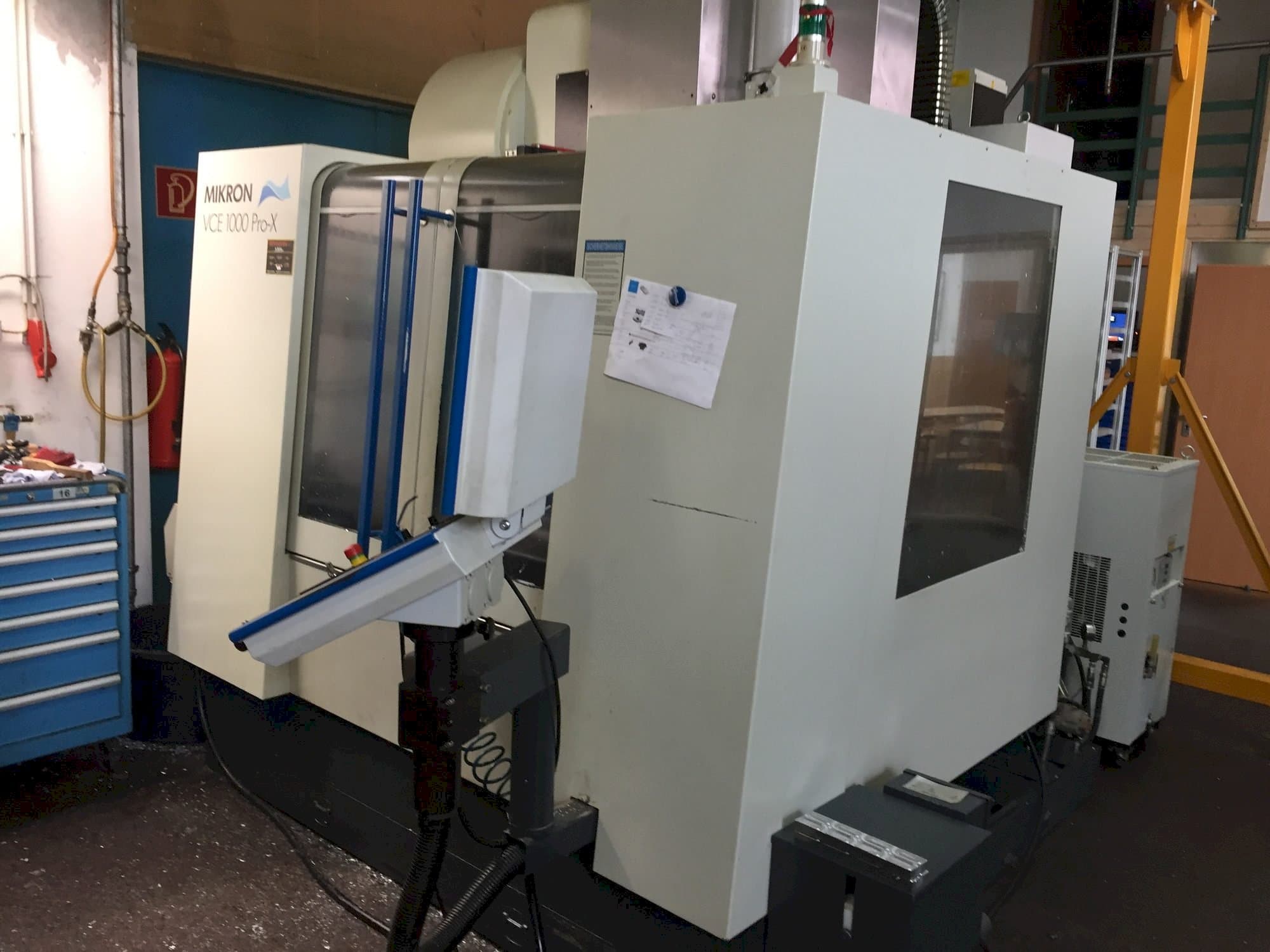 Prikaz stroja MIKRON VCE 1000 Pro-X sprijeda