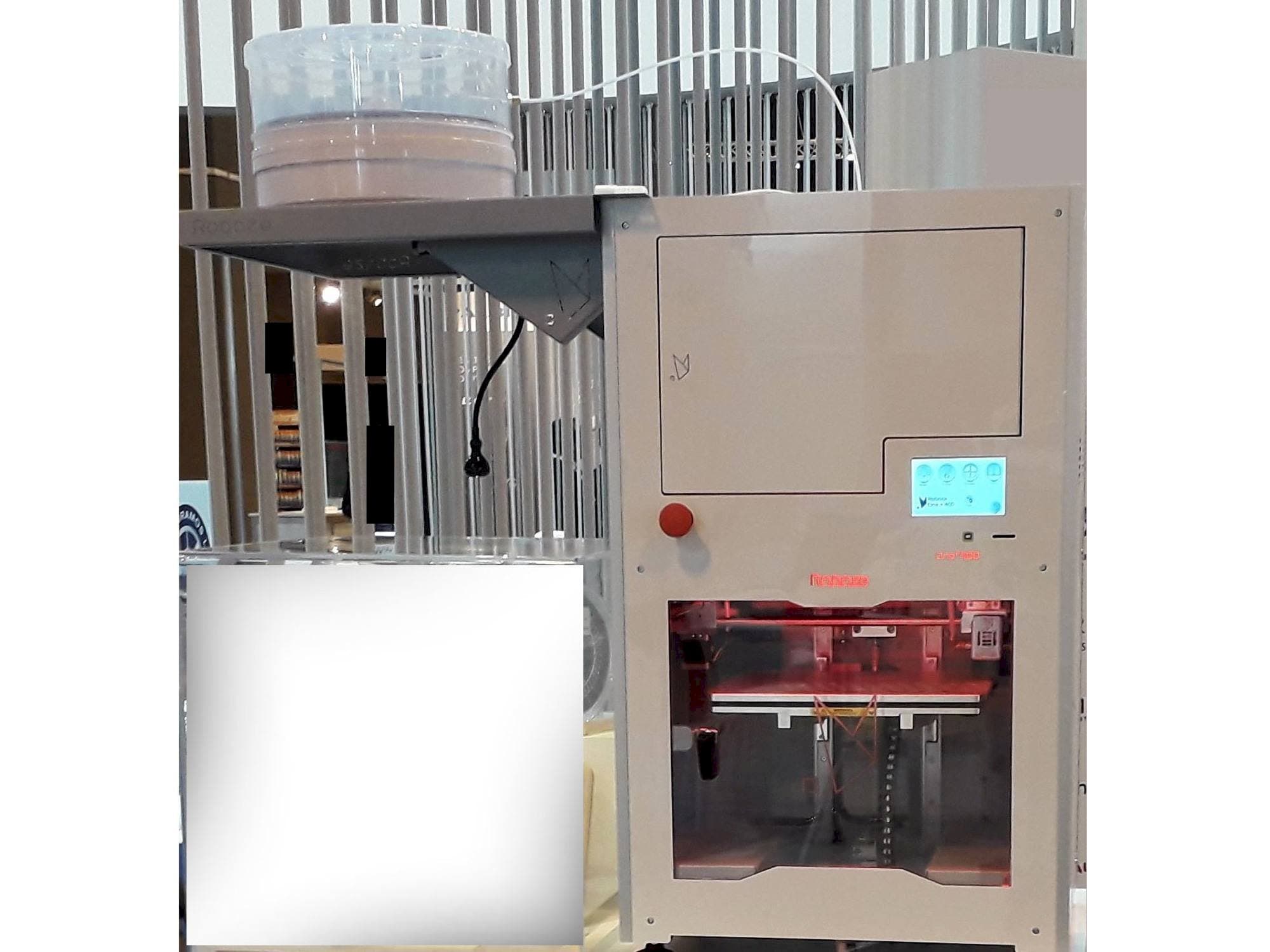 Prikaz stroja Roboze One Plus 400 sprijeda