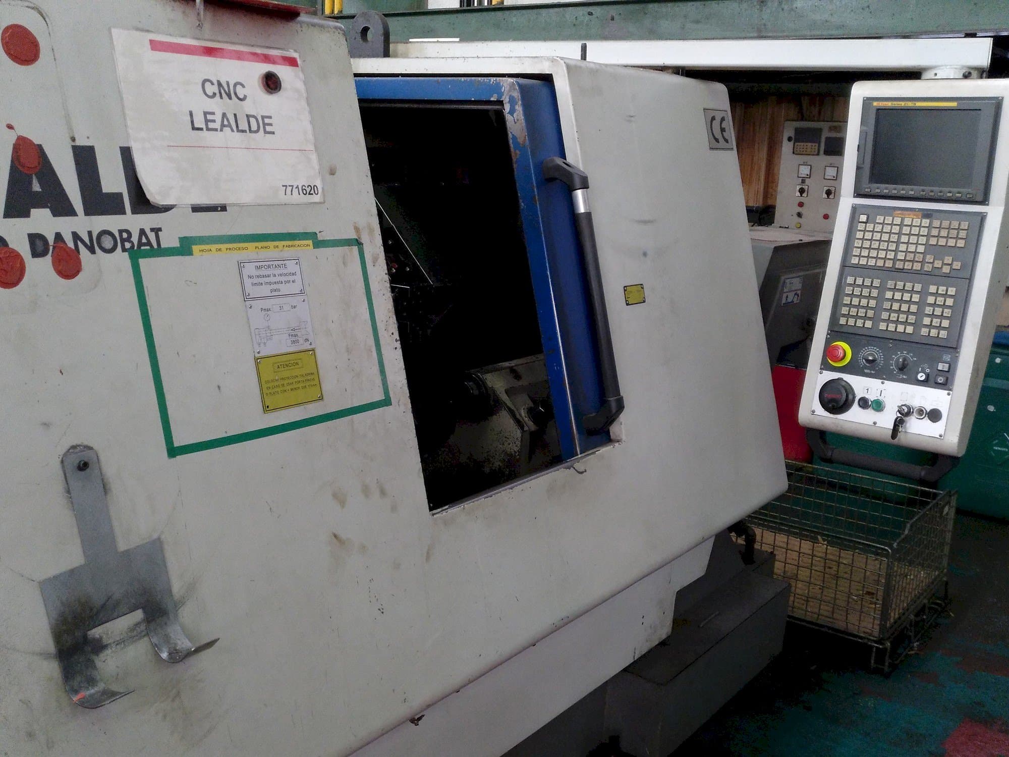 Prikaz  stroja Lealde TNC 10  sprijeda