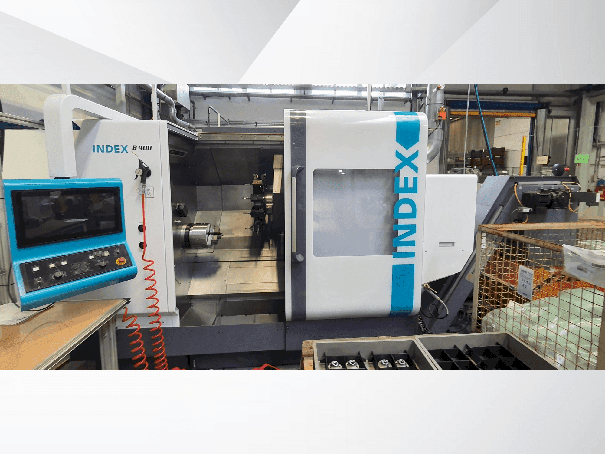 Prikaz  stroja Index B400  sprijeda