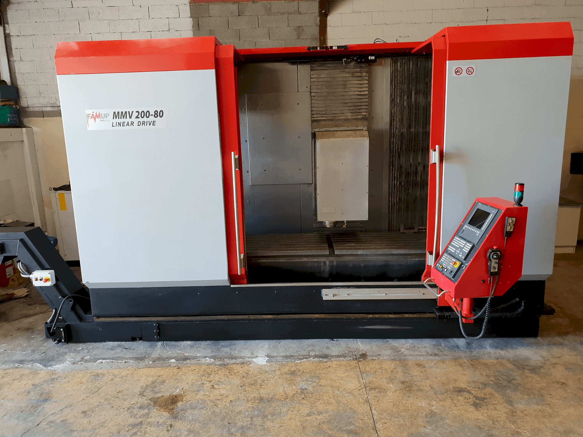 Prikaz stroja FAMUP MMV 200-80 Linear Drive sprijeda