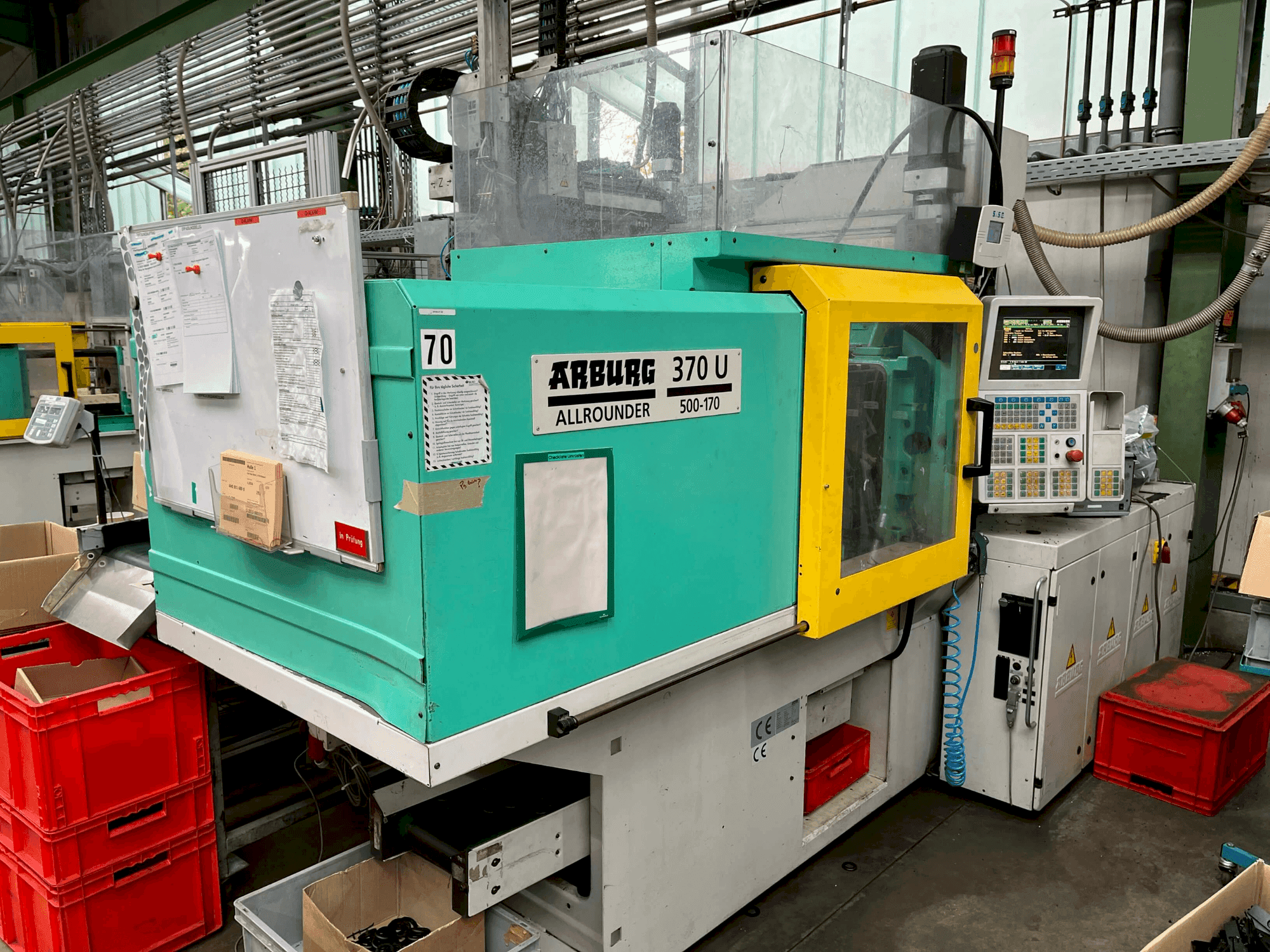 Prikaz  stroja Arburg Allrounder 370-50 U  sprijeda