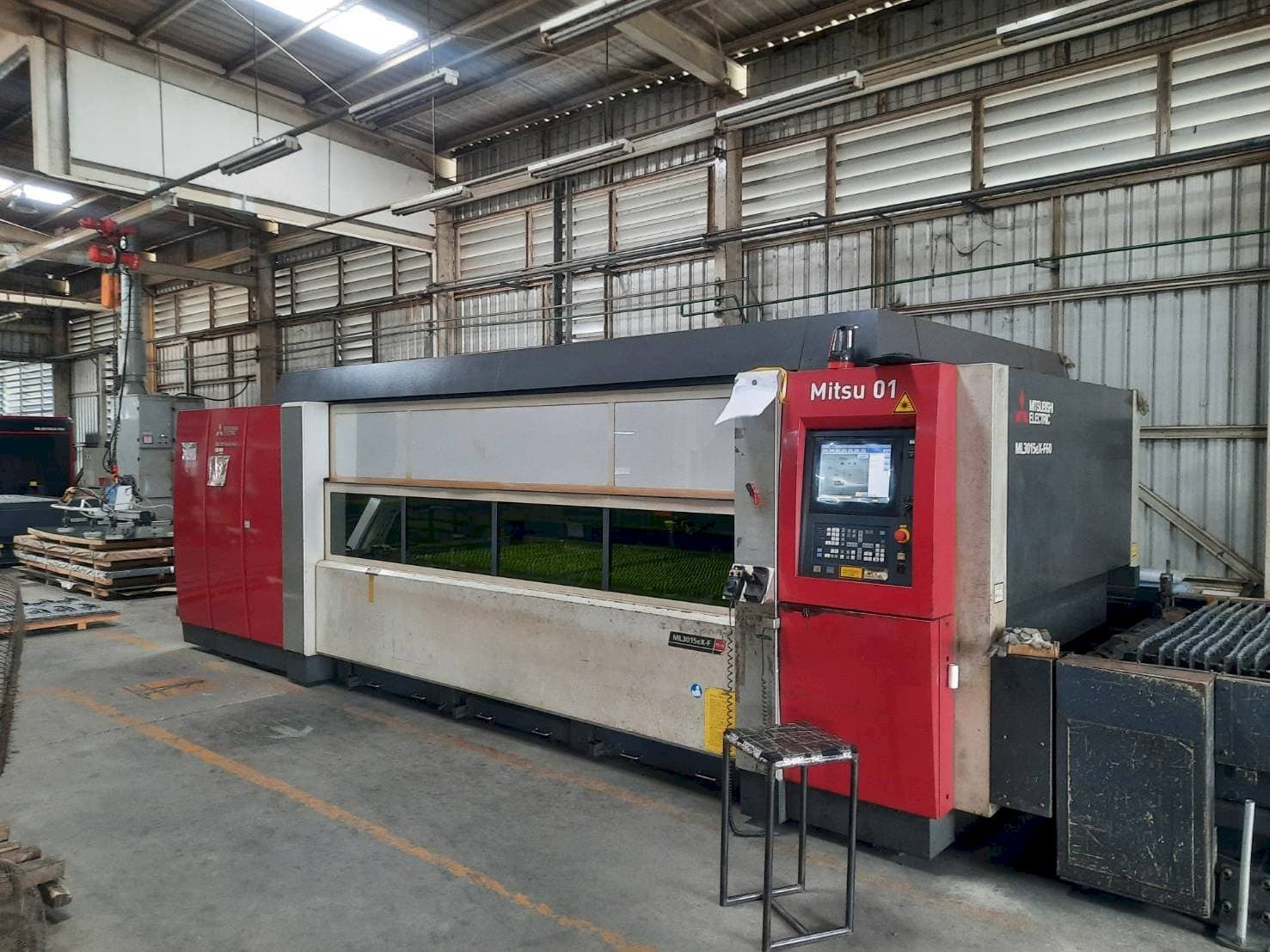 Prikaz stroja Mitsubishi ML3015eX F60 sprijeda