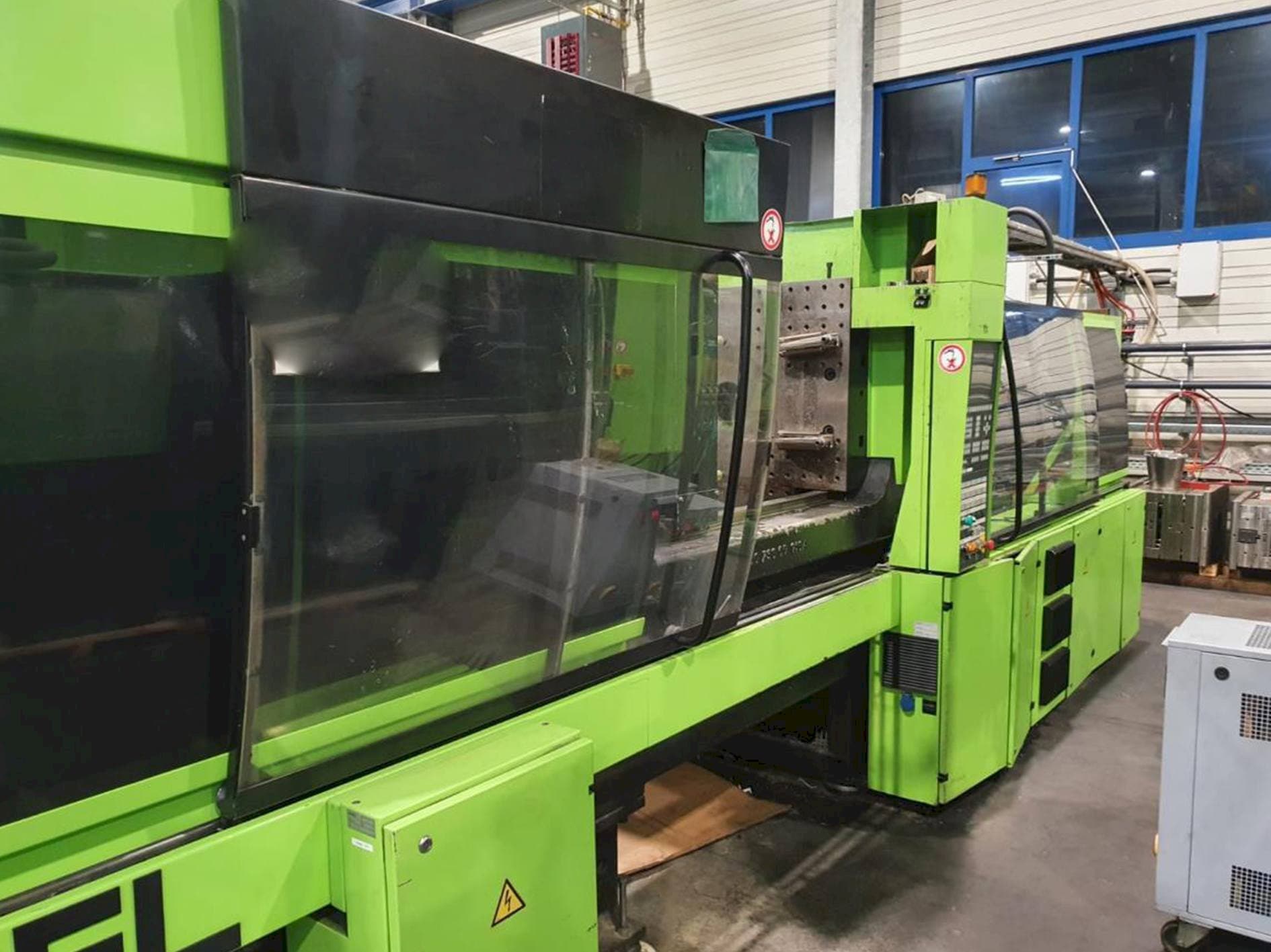 Prikaz stroja ENGEL Es 1350/250 Hl sprijeda