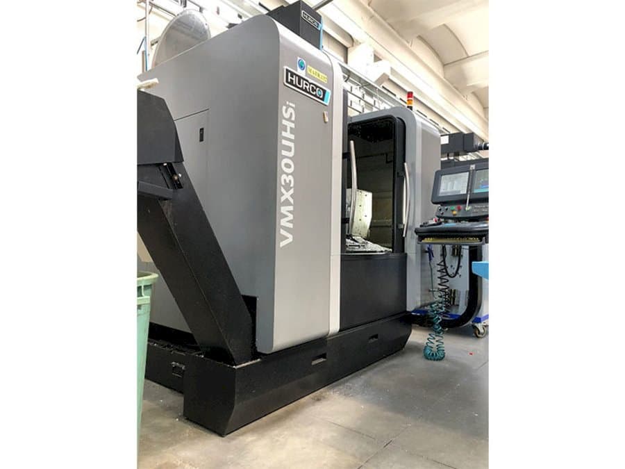Prikaz stroja Hurco VMX30 UHSi sprijeda