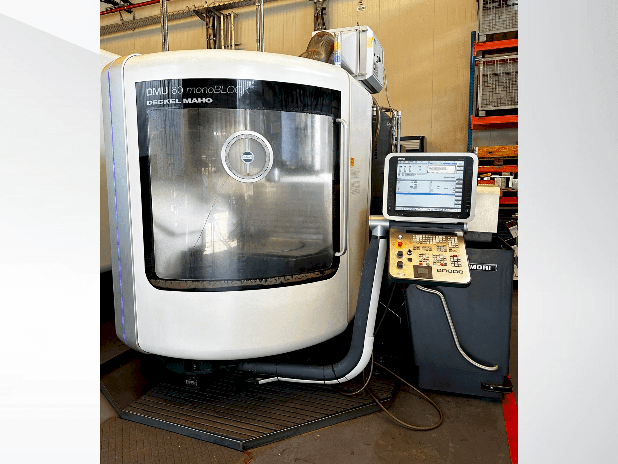 Prikaz stroja DMG MORI DMU 60 monoBLOCK sprijeda