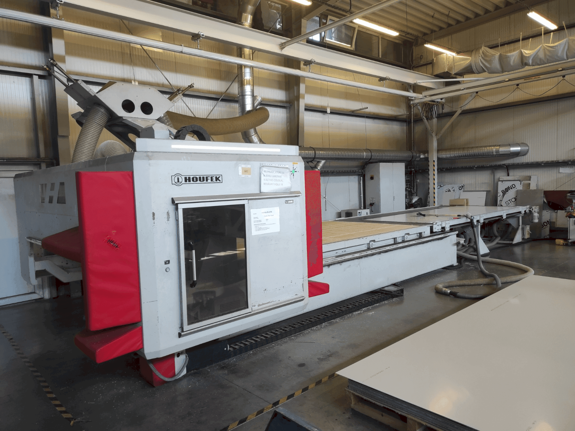 Prikaz  stroja Houfek Scorpion 422102-R3  sprijeda