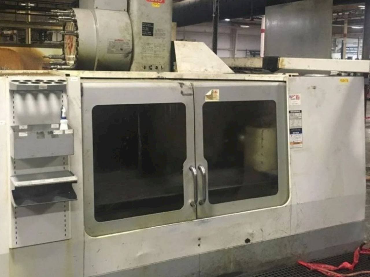 Prikaz stroja HAAS VF-8B/40 sprijeda