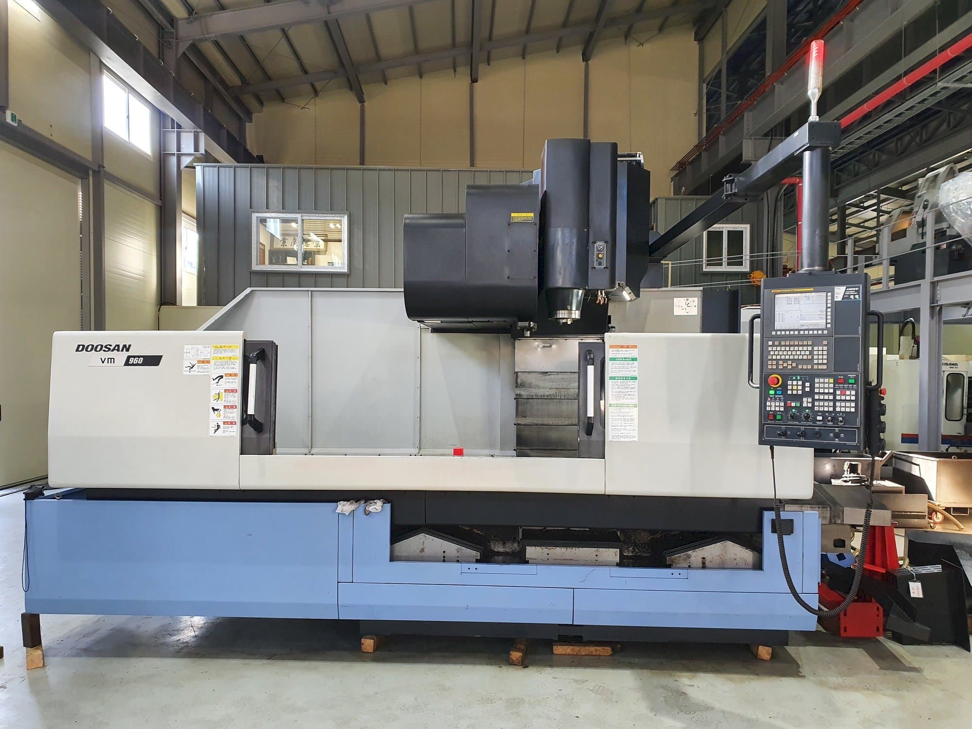 Prikaz stroja Doosan VM 960 sprijeda