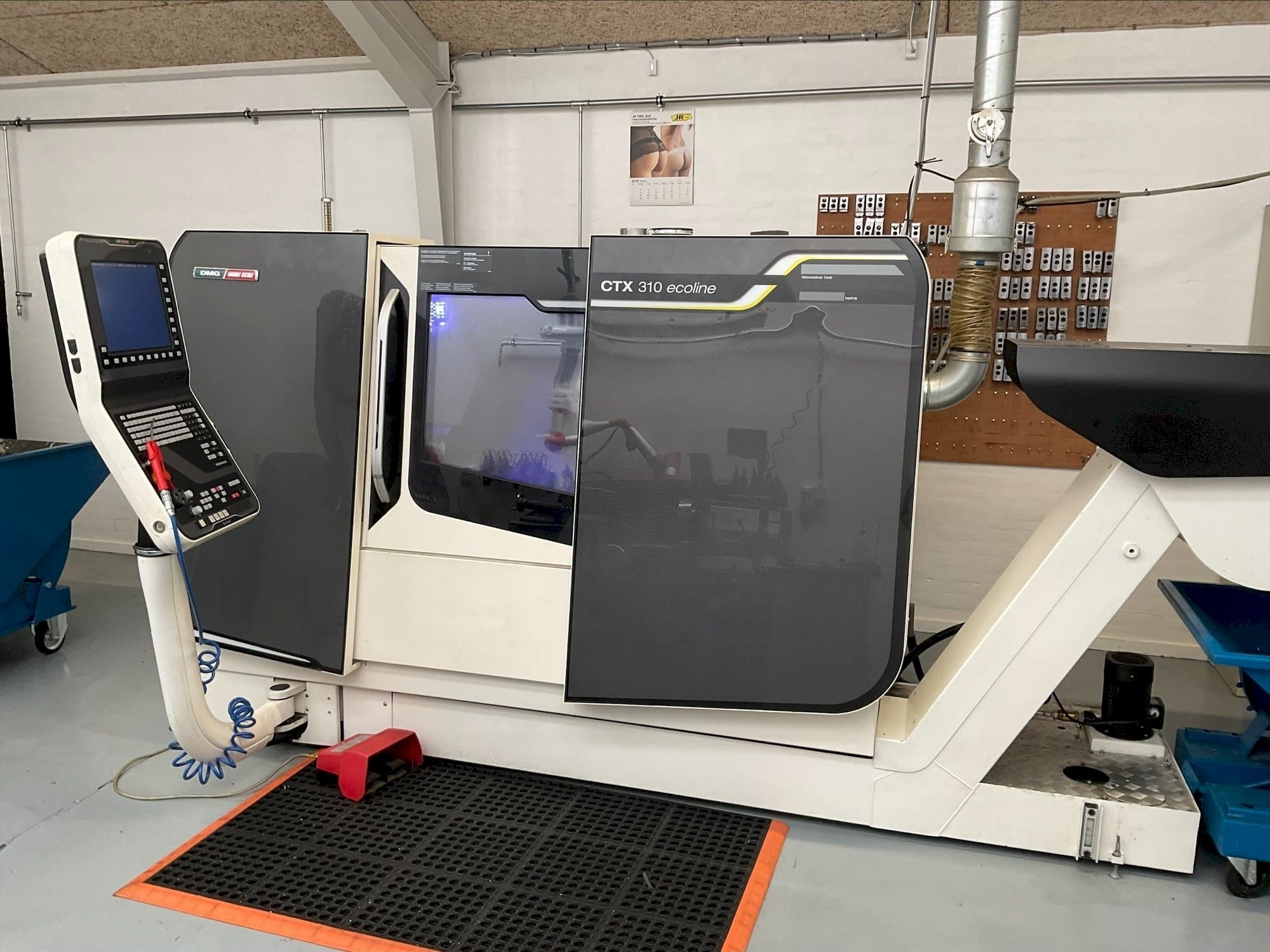 Prikaz  stroja DMG MORI CTX 310 ecoline  sprijeda