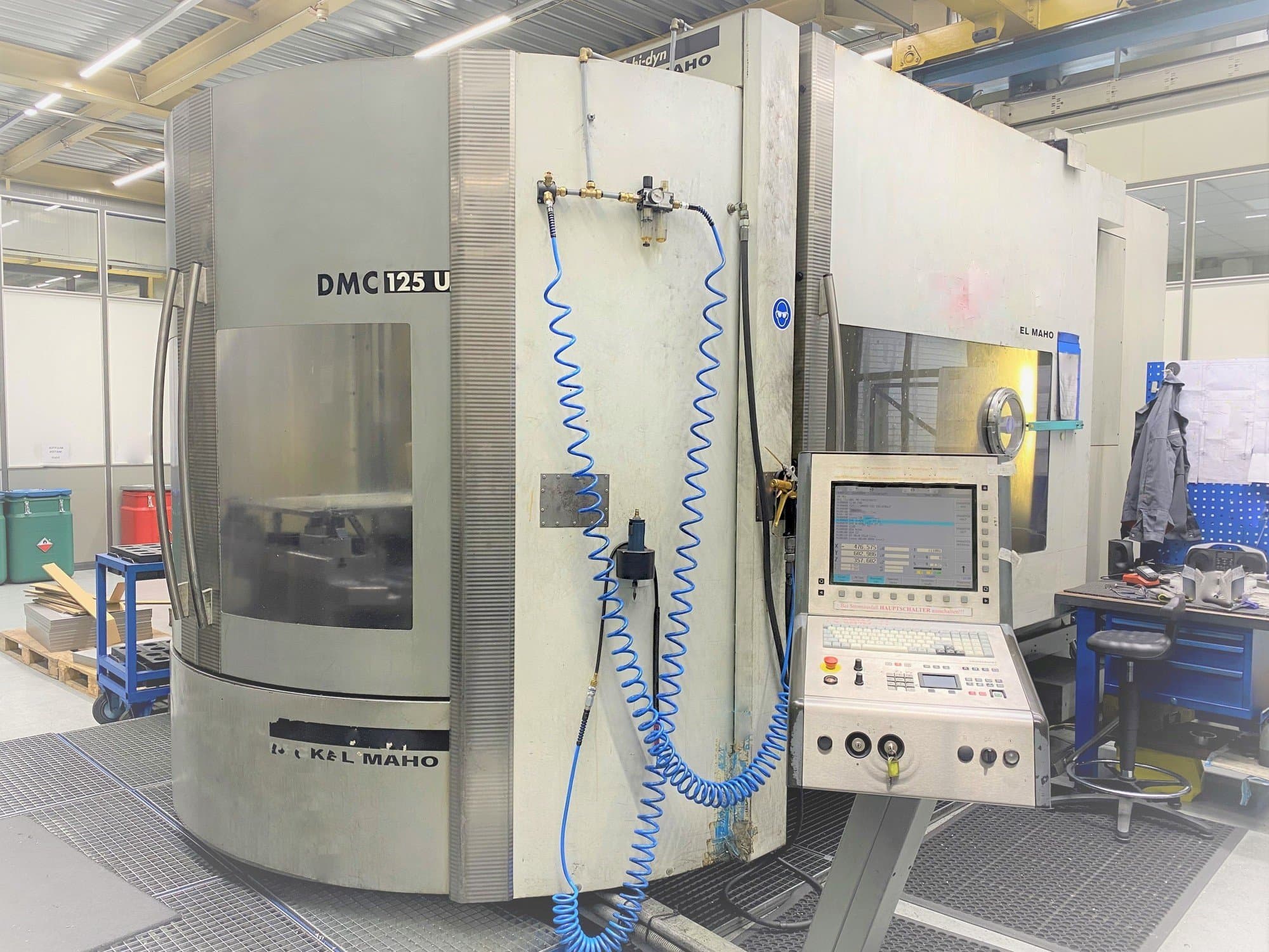 Prikaz stroja DECKEL MAHO DMC 125U hi-dyn sprijeda