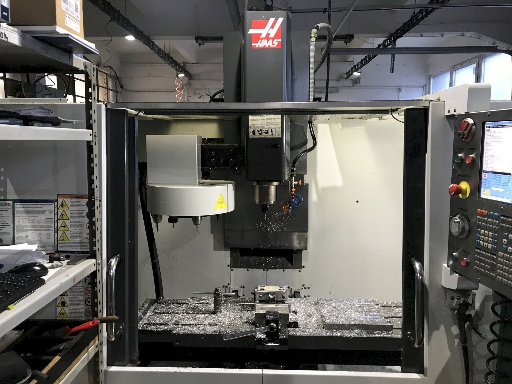 Prikaz stroja HAAS TM-3P sprijeda