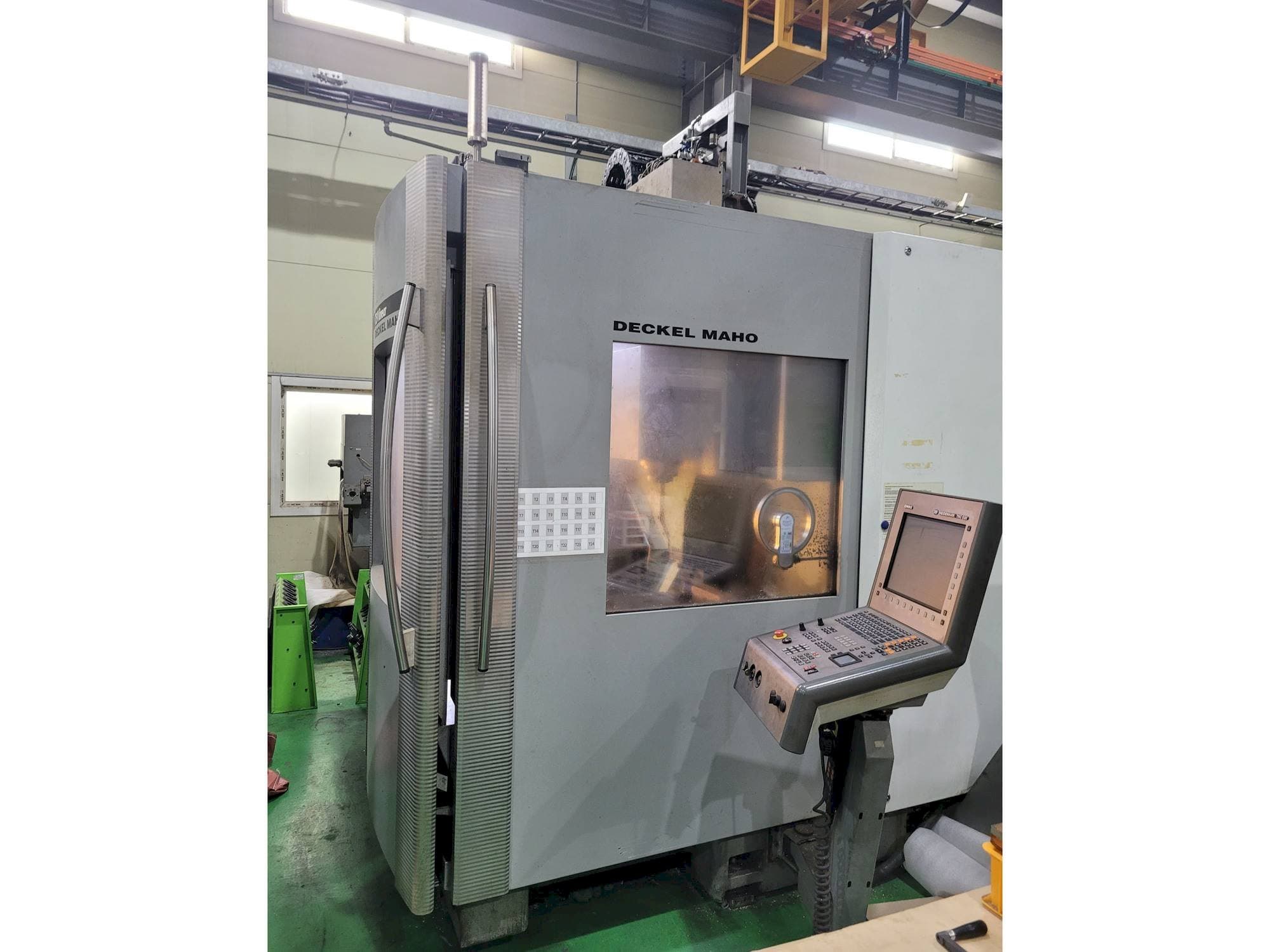 Prikaz stroja DECKEL MAHO DMC 75 Linear sprijeda