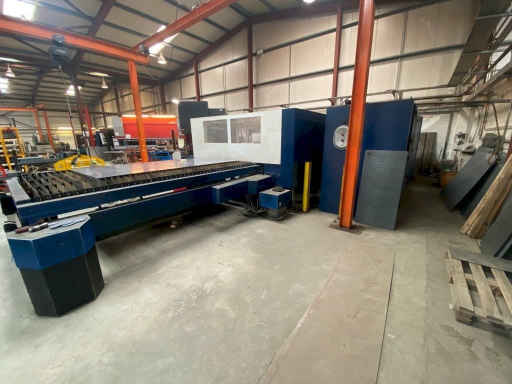 Prikaz stroja Trumpf TRUMATIC L3030 sprijeda
