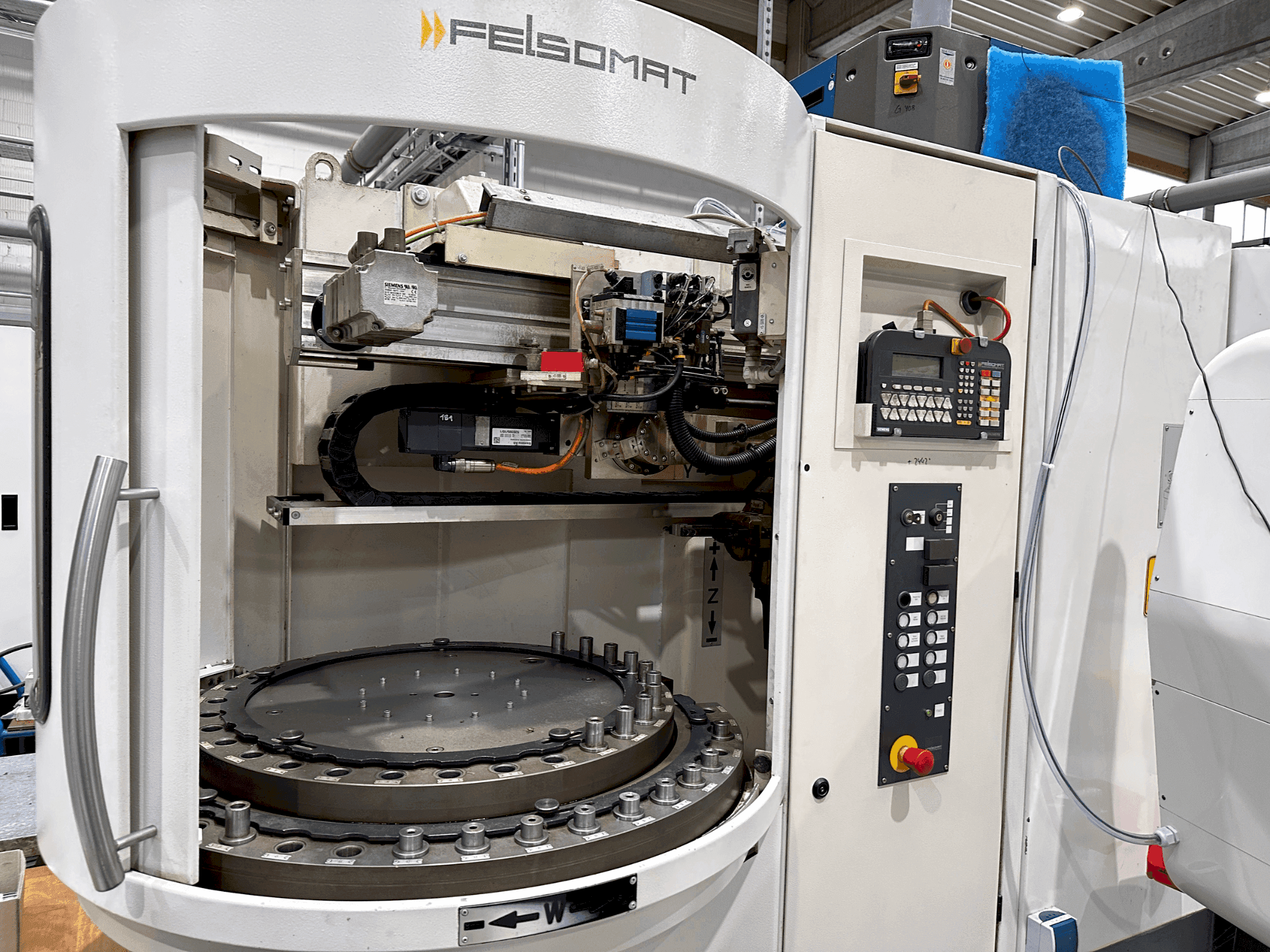 Prikaz stroja SAACKE UWIID sprijeda