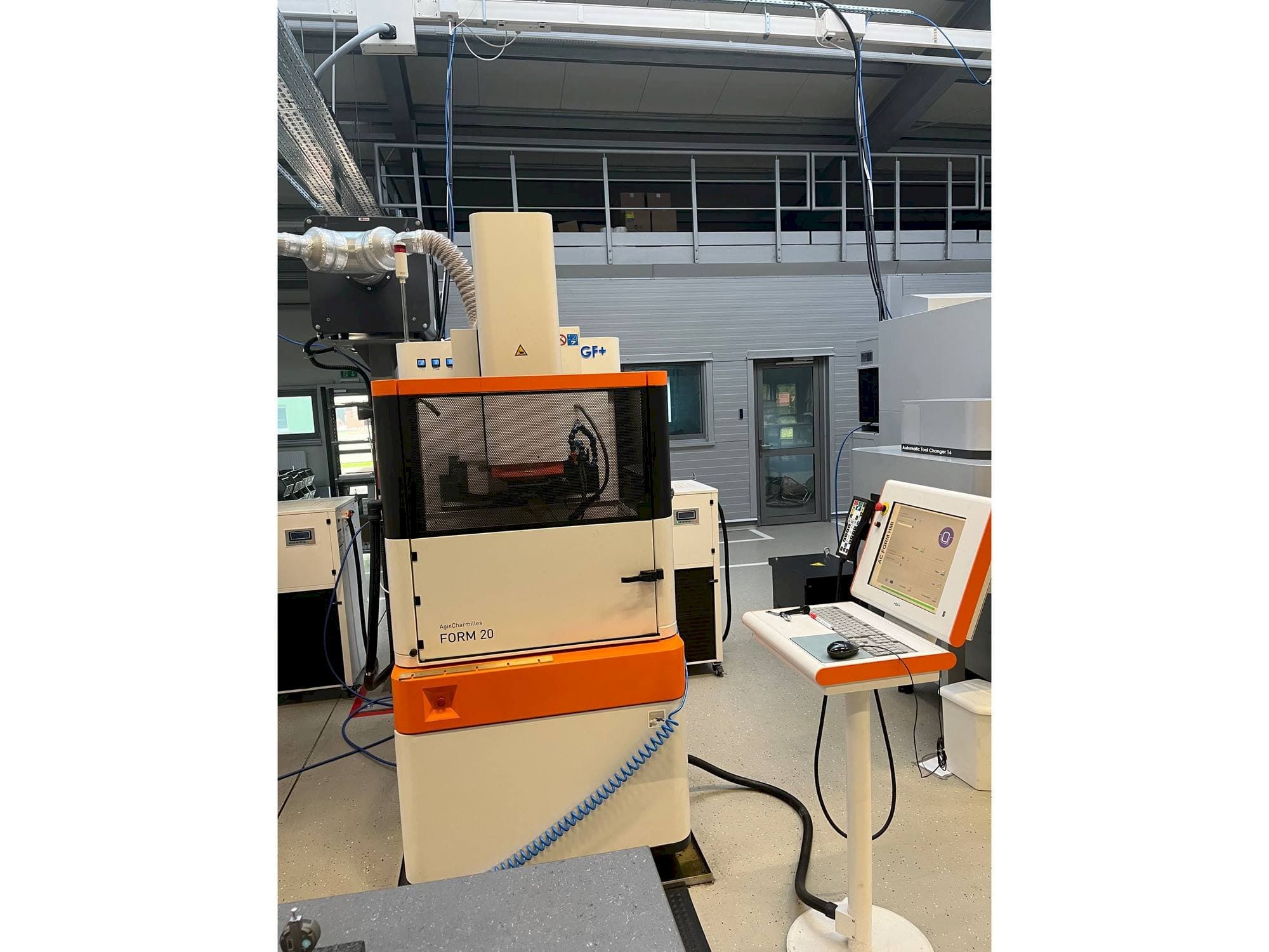 Prikaz stroja +GF+ FORM 20 sprijeda