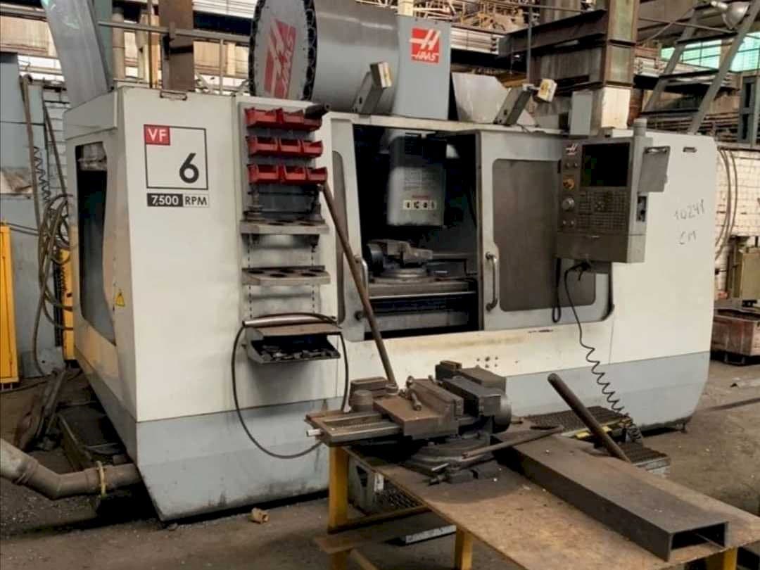 Prikaz stroja HAAS VF-6/50 sprijeda