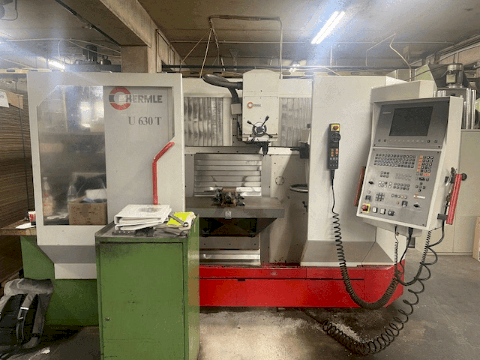 Prikaz stroja HERMLE U 630 T sprijeda