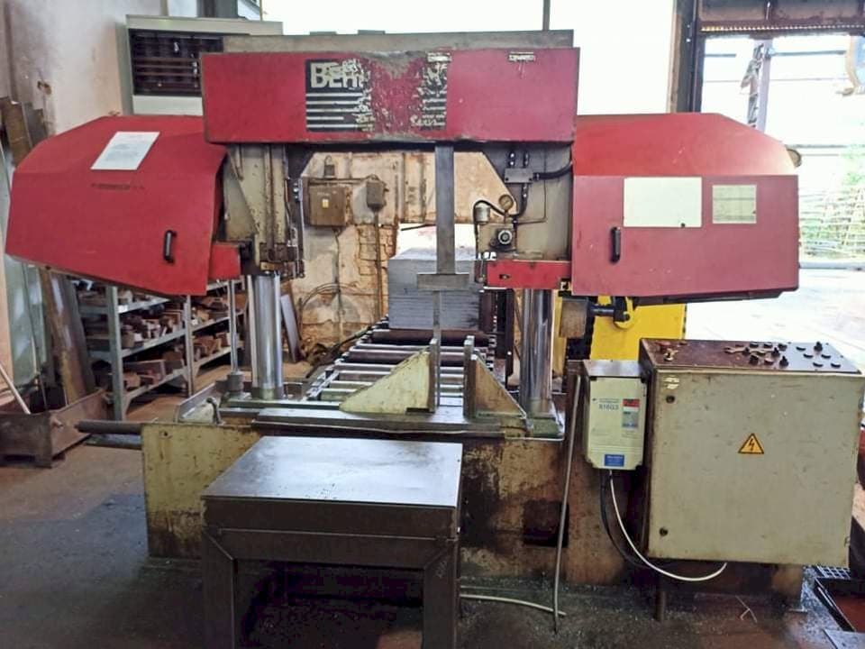 Prikaz stroja Behringer HBP 530 sprijeda