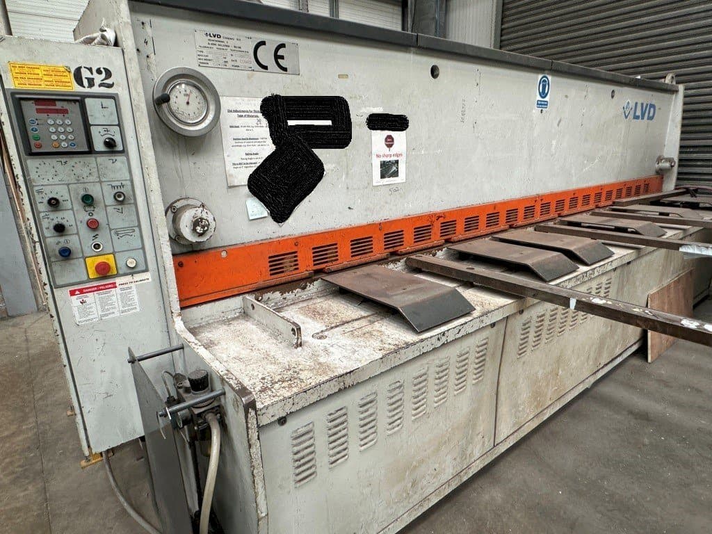 Prikaz stroja LVD HST-C 40/6 sprijeda