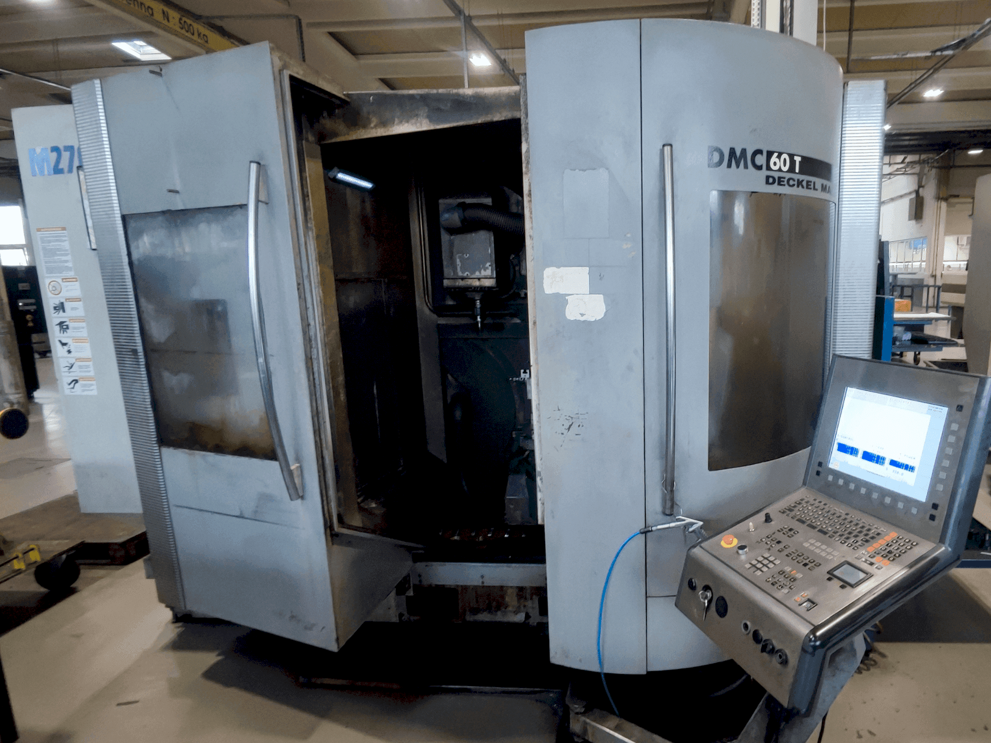 Prikaz stroja DECKEL MAHO DMC 60T sprijeda