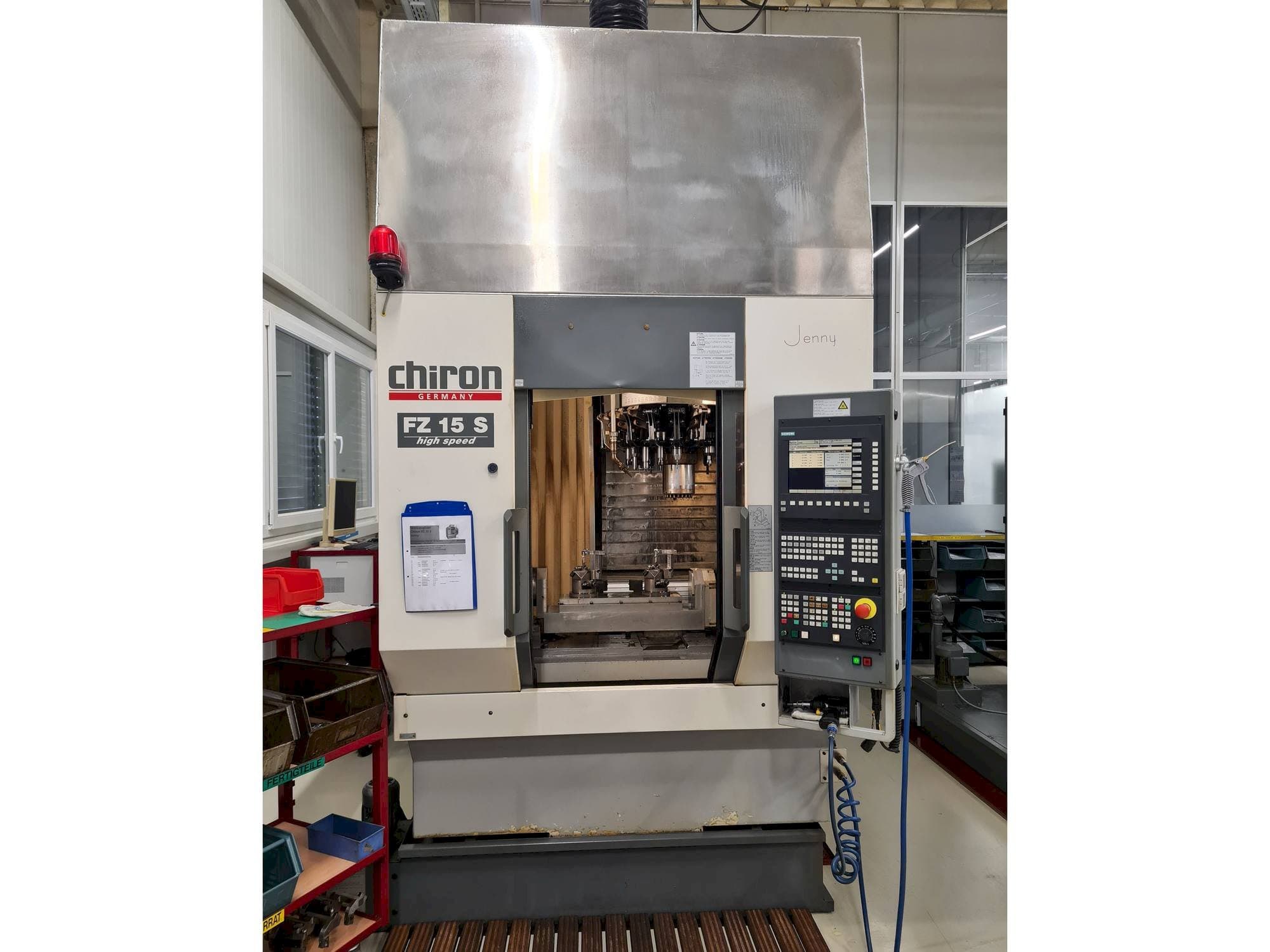 Prikaz stroja CHIRON FZ 15 S sprijeda