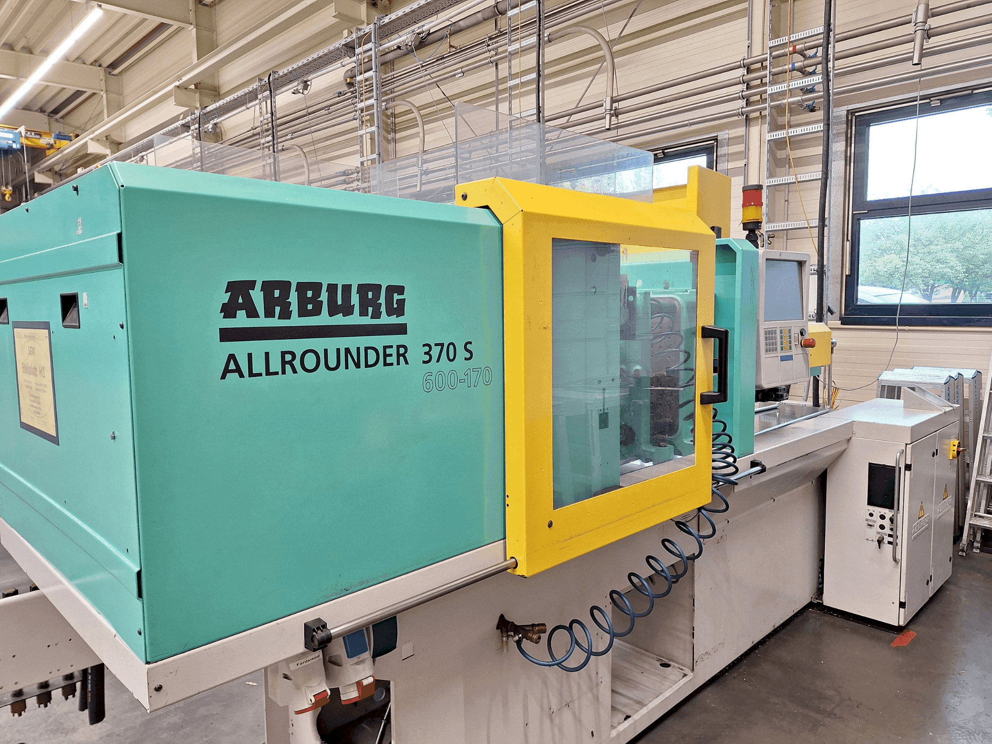 Prikaz stroja Arburg 370 S 600 - 170 sprijeda