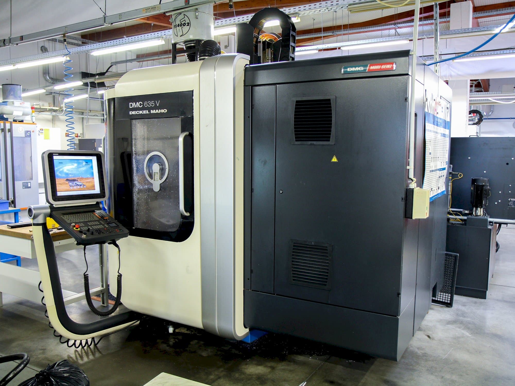 Prikaz stroja DMG MORI DMC 635V PW sprijeda
