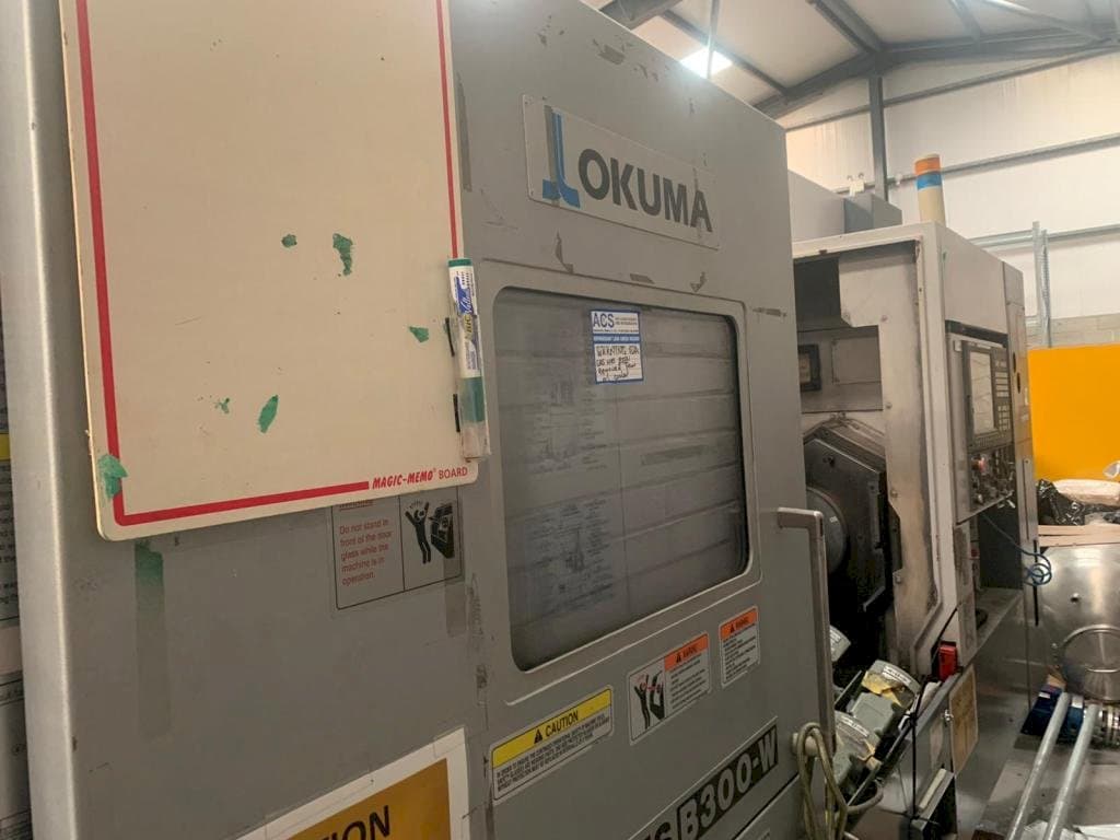 Prikaz stroja Okuma Multus B-300W sprijeda