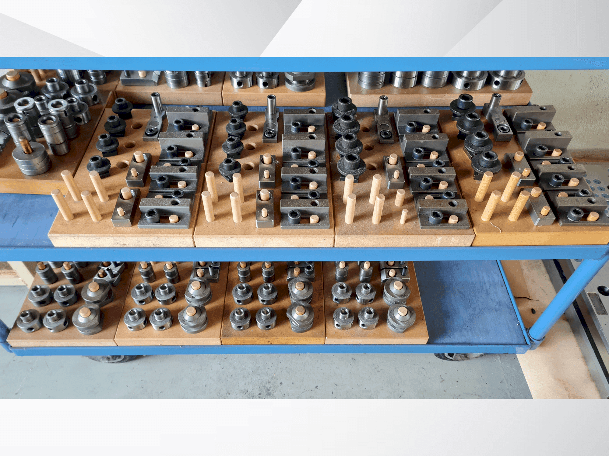 Prikaz stroja MEUSBURGER H1000 556/466/366 sprijeda