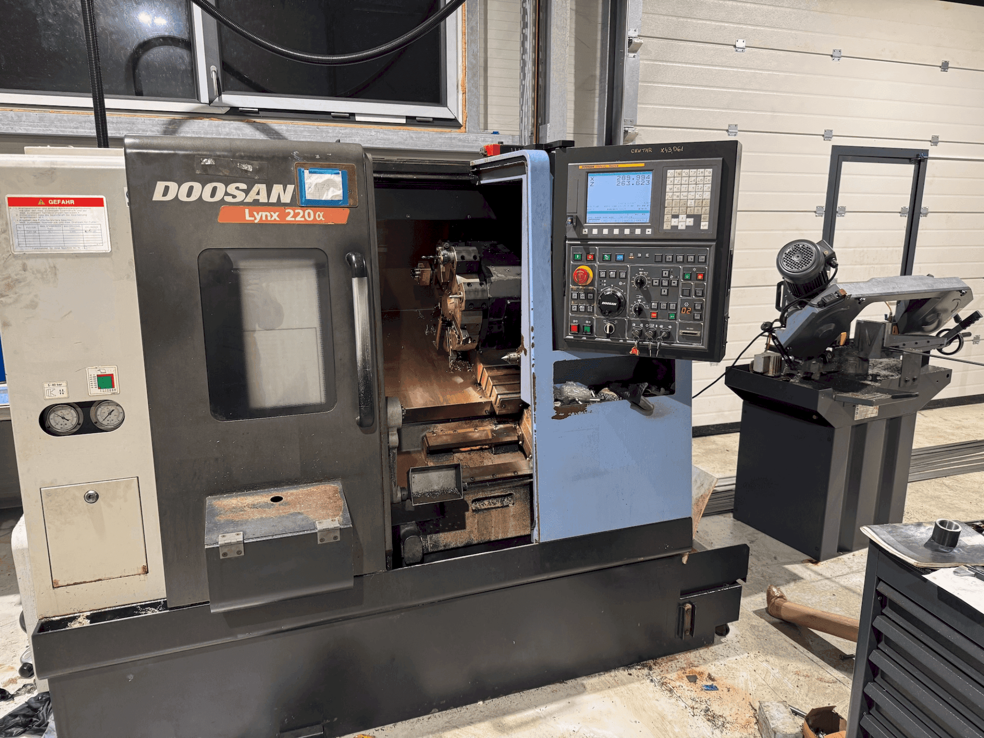 Prikaz stroja DOOSAN Lynx 220 Alpha sprijeda