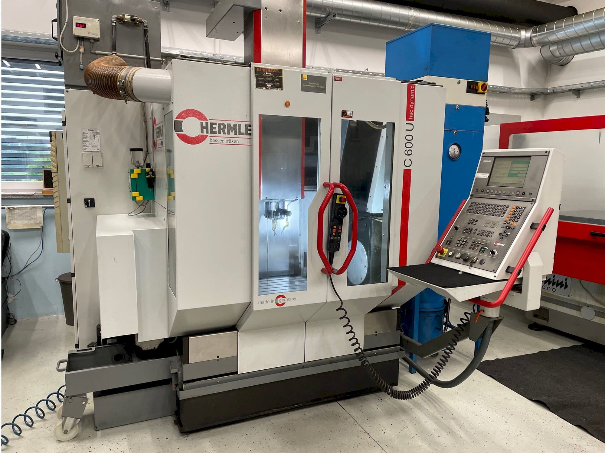 Prikaz stroja HERMLE C600U sprijeda