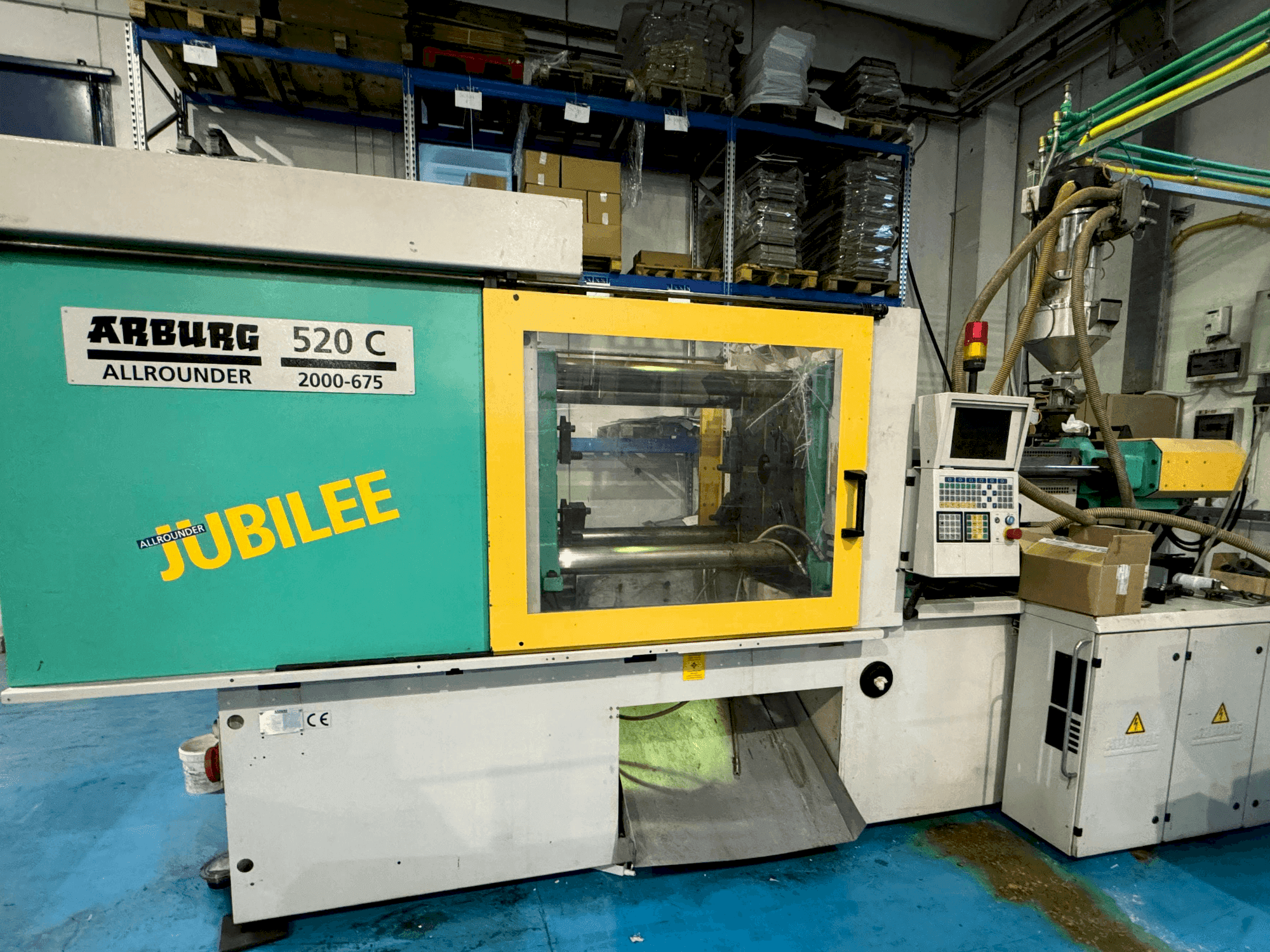 Prikaz  stroja Arburg ALLROUNDER CENTEX 520 C 2000-675  sprijeda