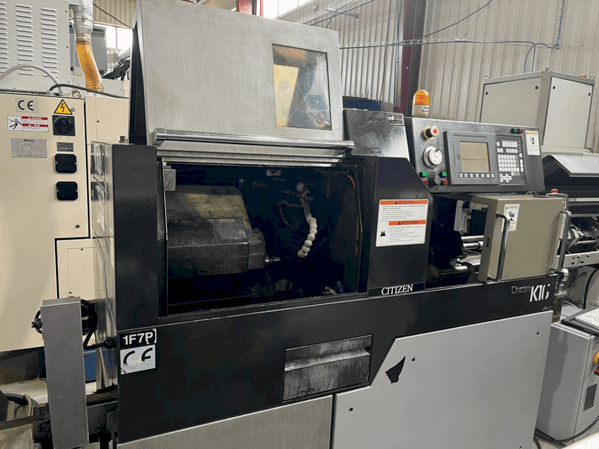 Prikaz  stroja Citizen Cincom K16 VII  sprijeda