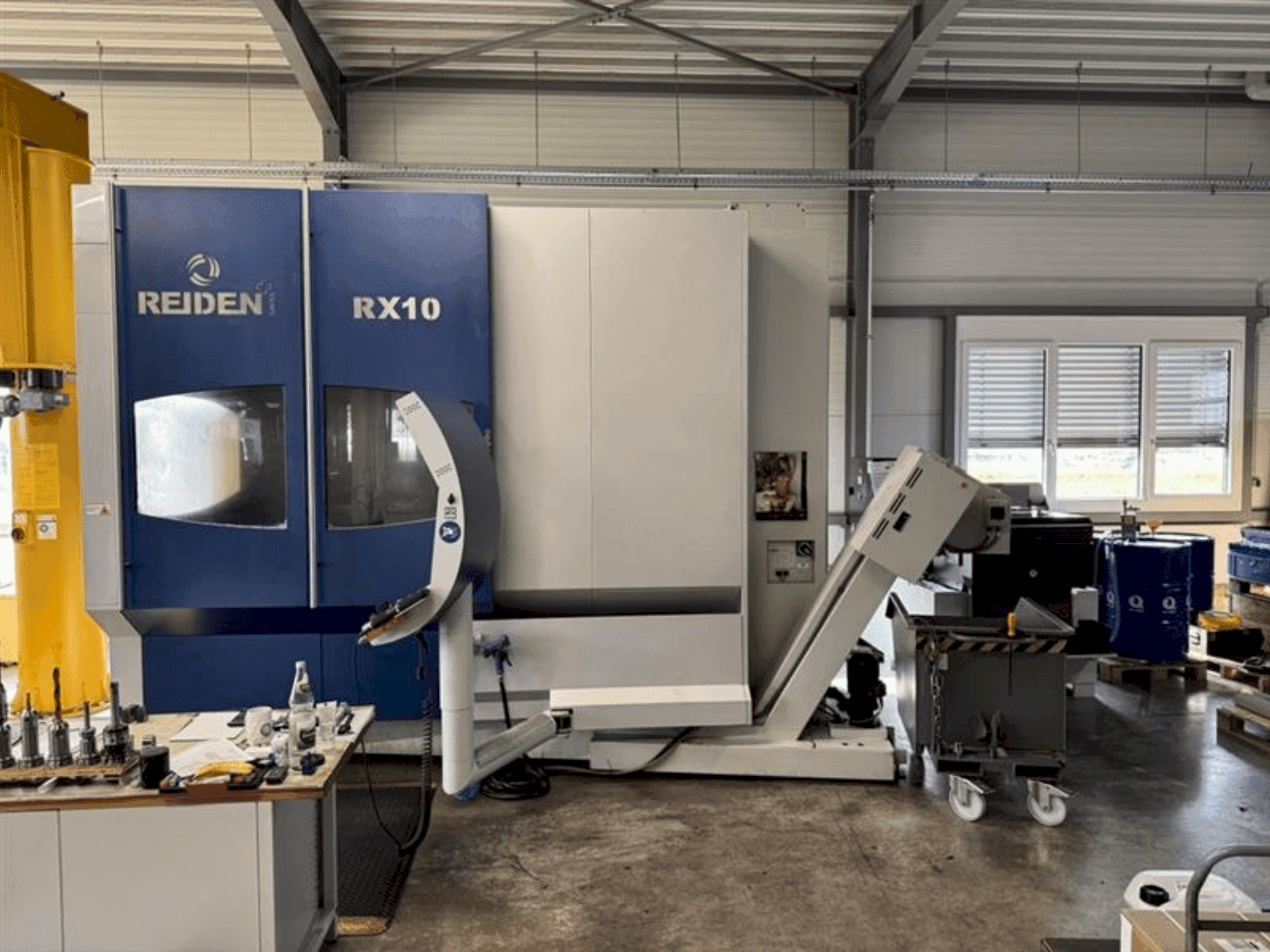 Prikaz stroja Reiden RX10 5X sprijeda