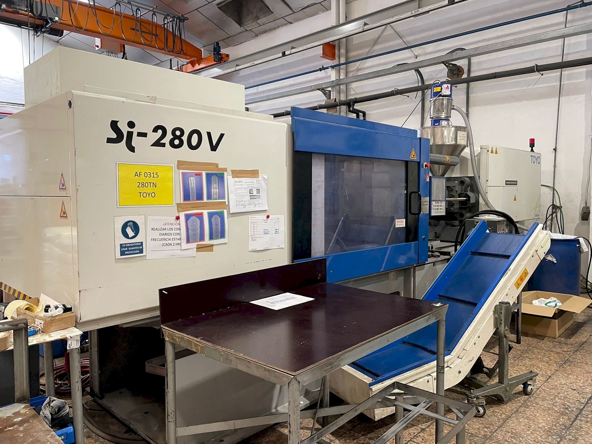 Prikaz stroja Toyo Si-280-V sprijeda