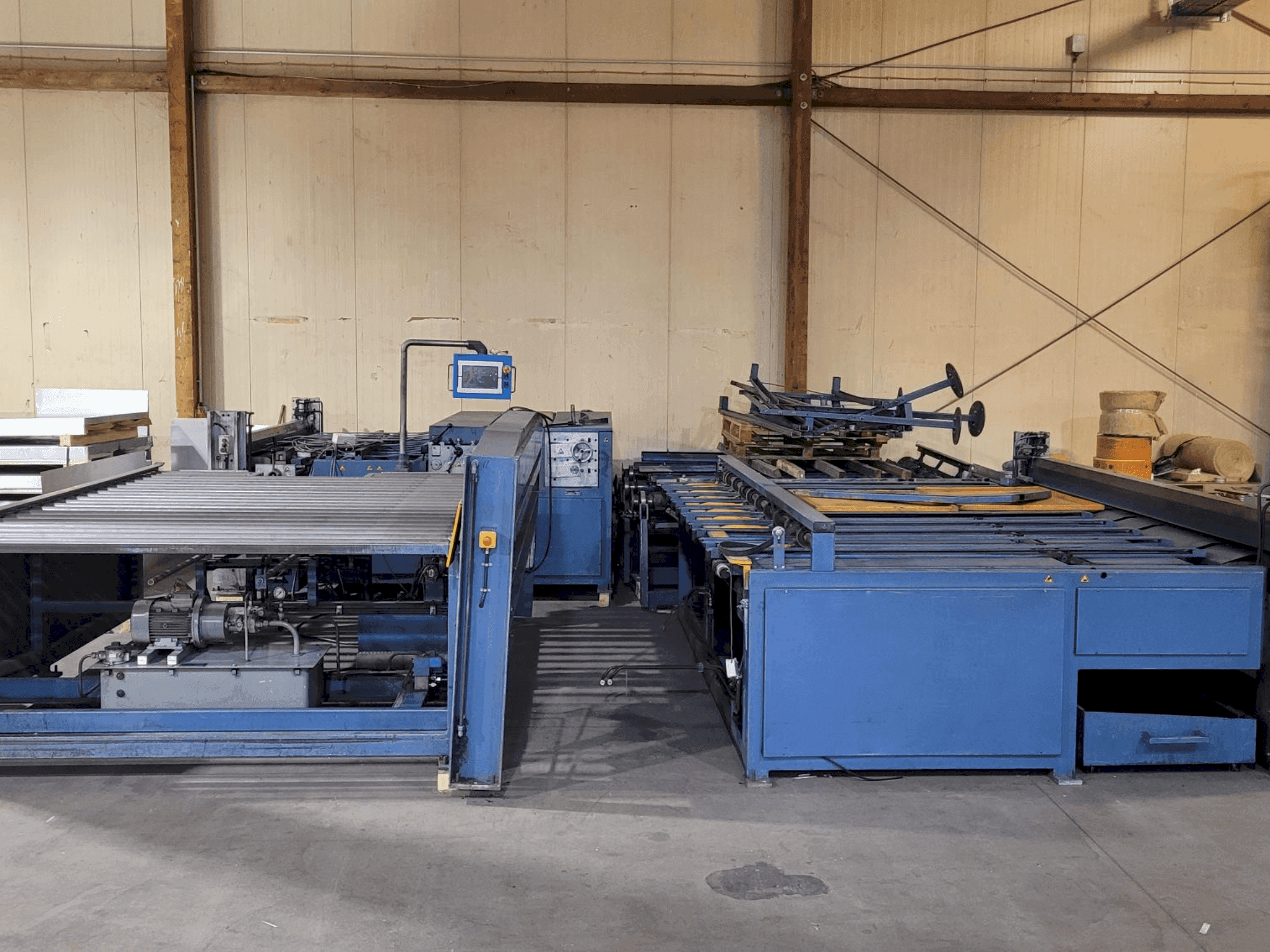 Prikaz stroja TWIN SEAM KA 2000-3000 sprijeda