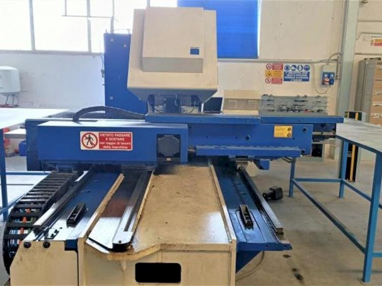 Prikaz stroja Trumpf rumatic 2000R sprijeda