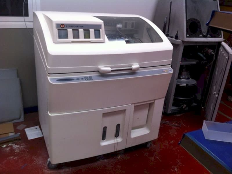 Prikaz  stroja Spectrum Z510  sprijeda