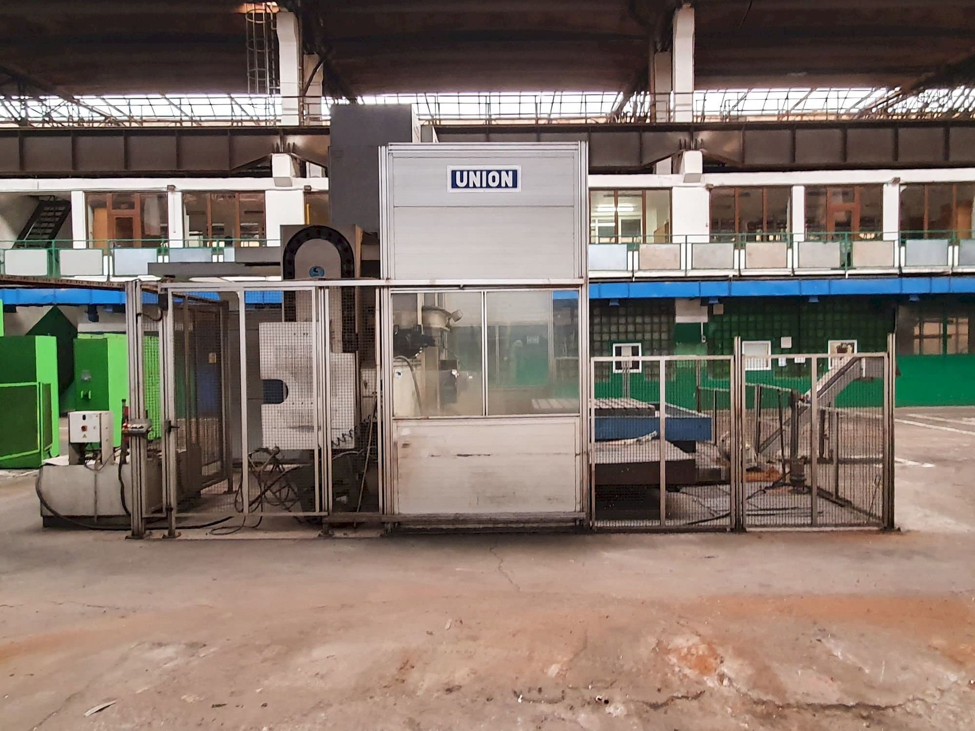 Prikaz stroja Union TC130/1 -iTNC530 sprijeda