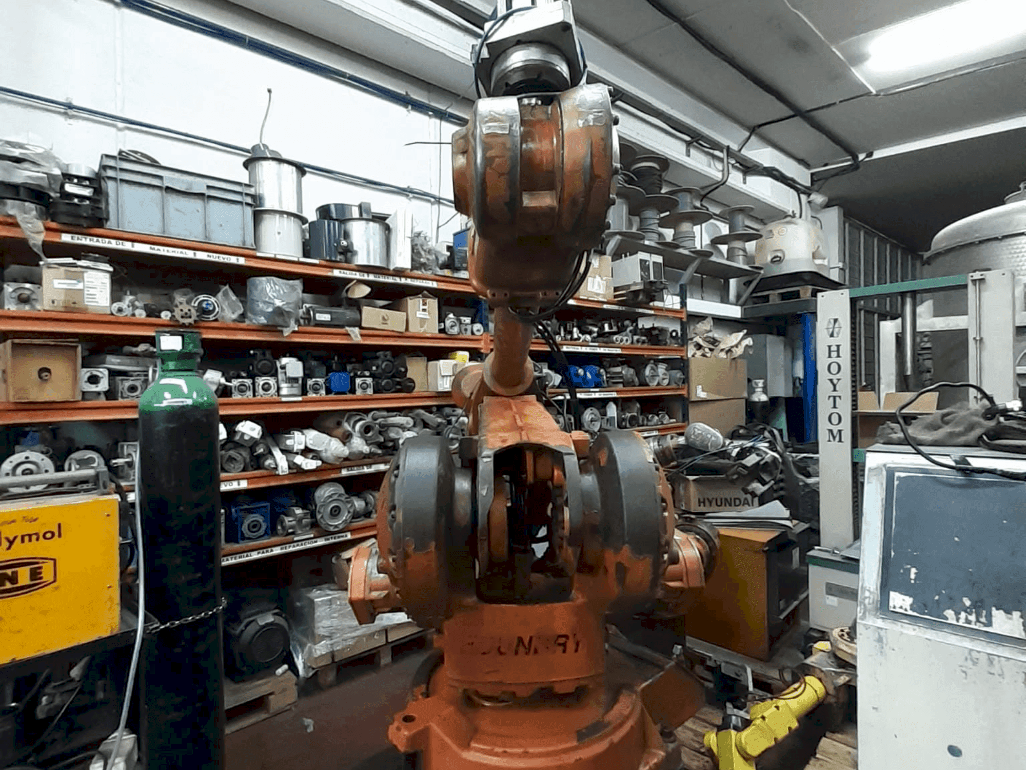 Prikaz  stroja ABB IRB 4400  (2018)  sprijeda