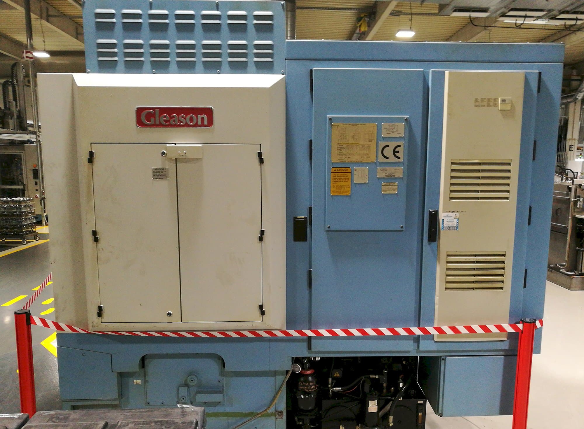 Prikaz stroja Gleason Phoenix 500 HCT straga