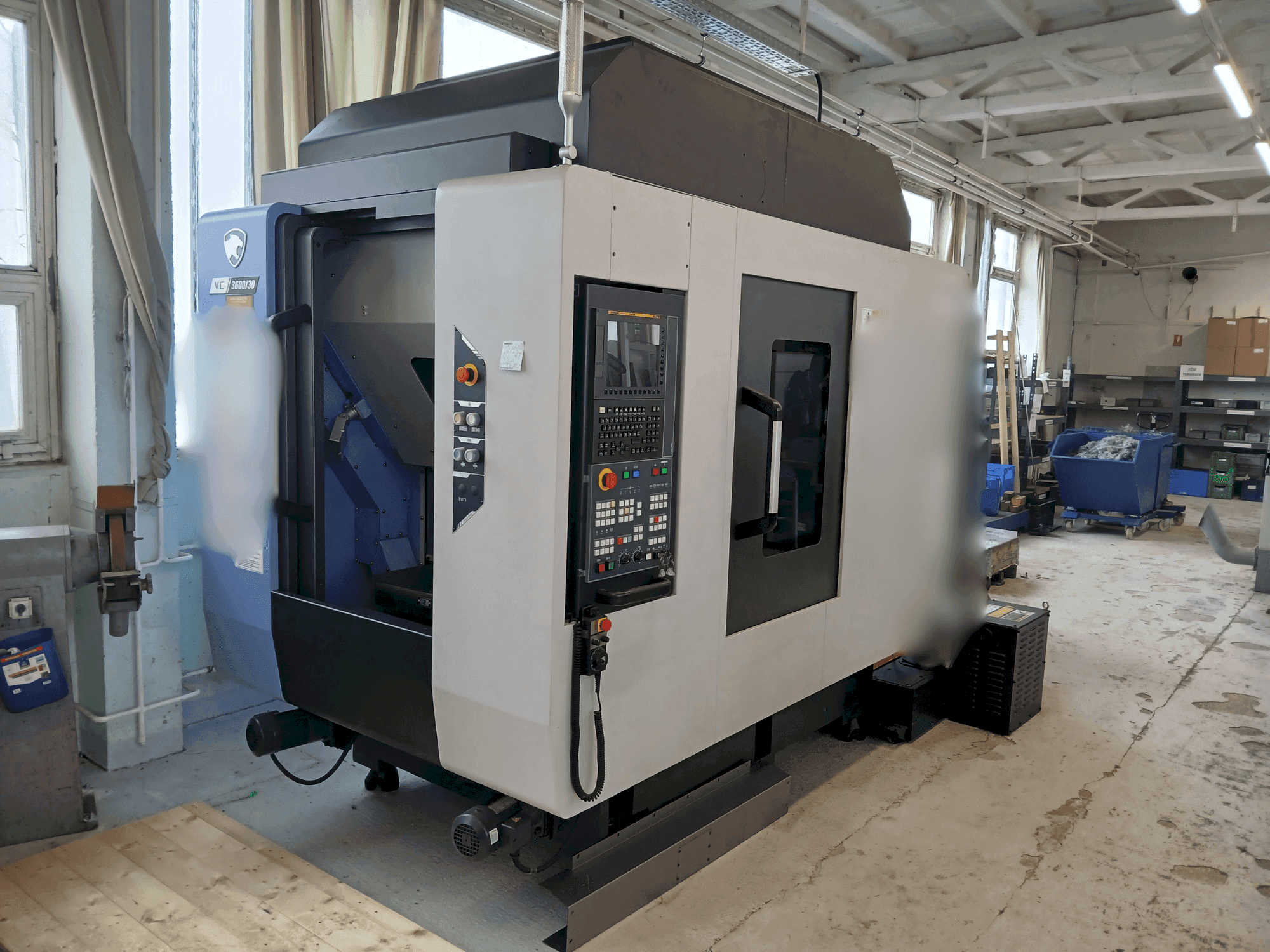 Prikaz stroja DN SOLUTIONS VC 3600/30 sprijeda