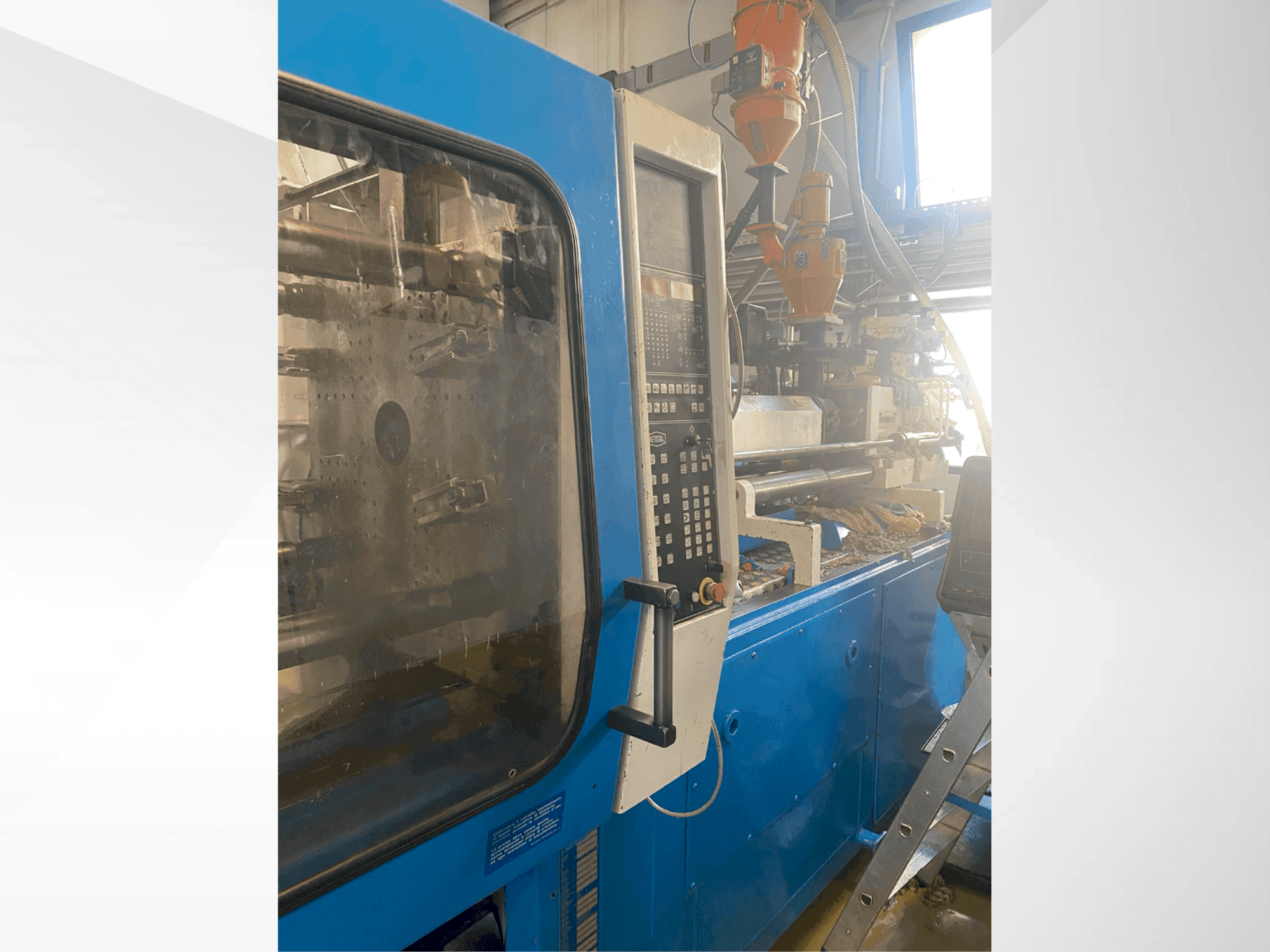 Prikaz stroja Netstal S-1000-460 sprijeda