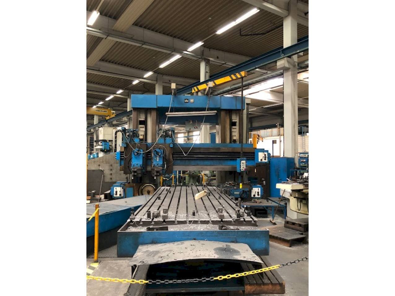 Prikaz stroja SHV FELD12 Q251 sprijeda